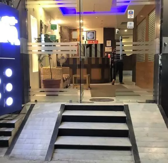 Hotel Devoy Inn
