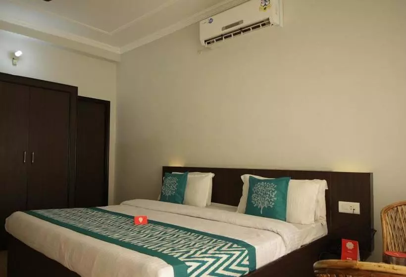Hotel Devoy Inn