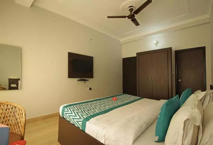 Hotel Devoy Inn