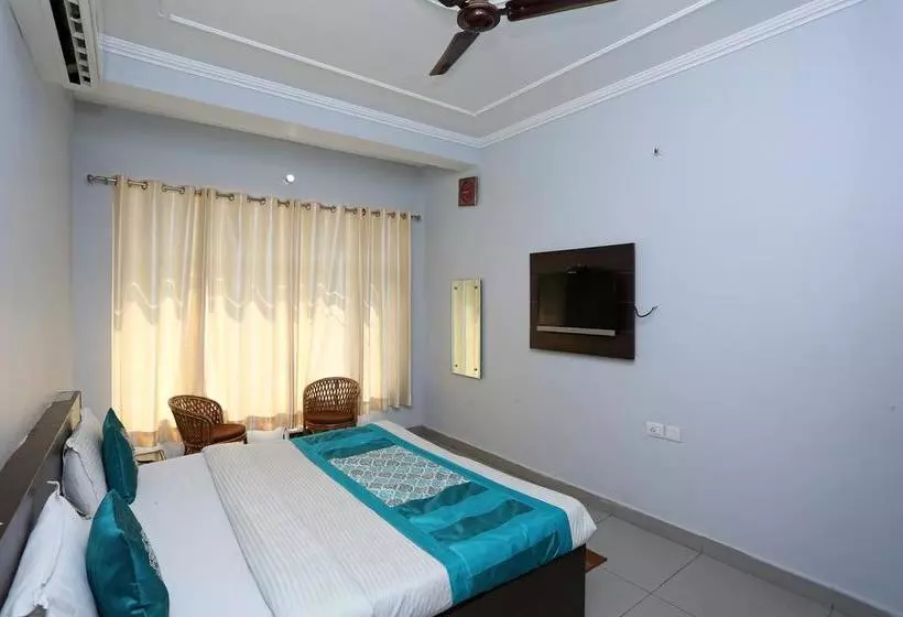 Hotel Devoy Inn