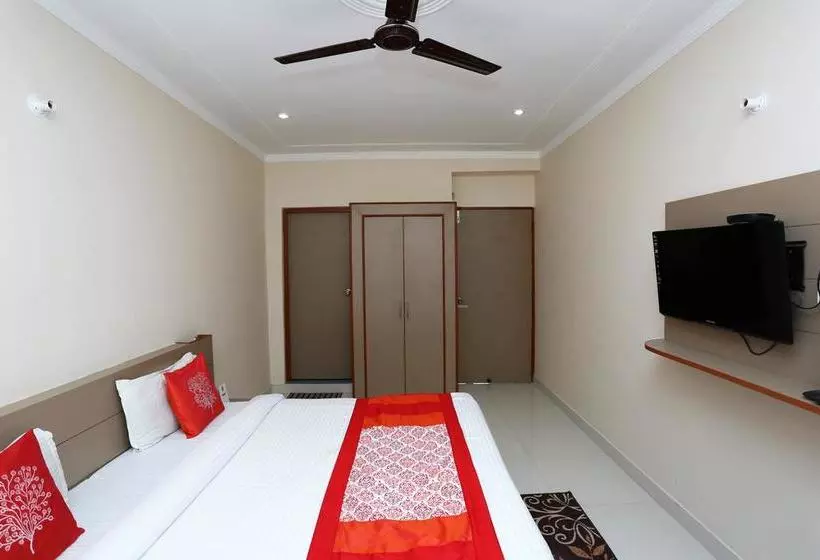 Hotel Devoy Inn