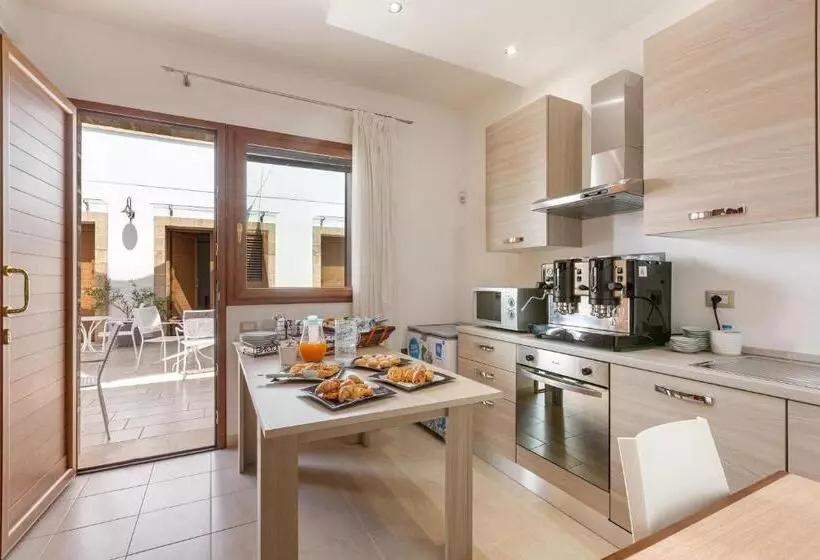 Hotelli Lido Marini Rooms