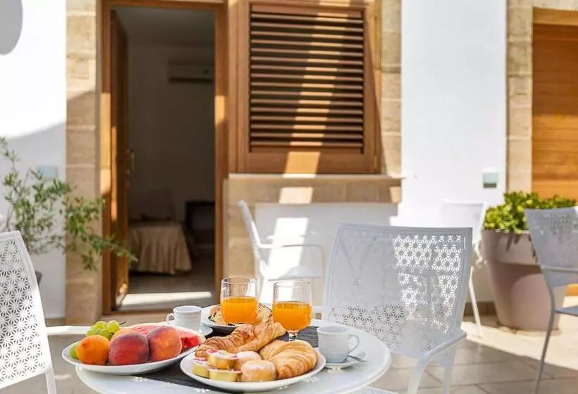 Hotelli Lido Marini Rooms