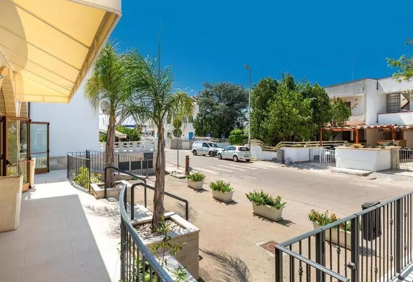 Hotelli Lido Marini Rooms