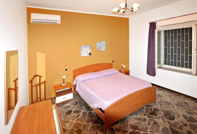 Charming House Near The Sea In Torre Pali