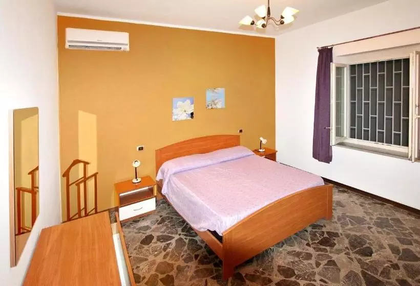 Charming House Near The Sea In Torre Pali