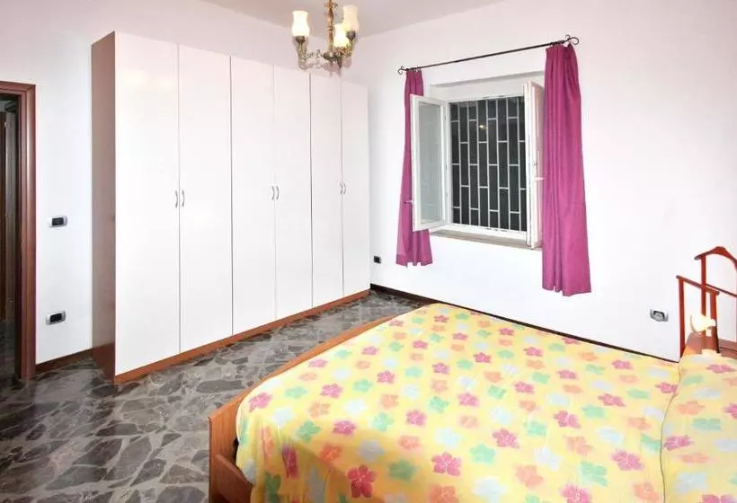 Charming House Near The Sea In Torre Pali