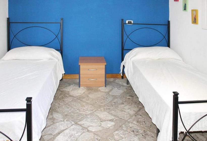 Charming House Near The Sea In Torre Pali