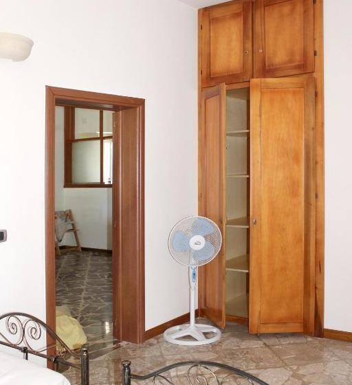 Charming House Near The Sea In Torre Pali