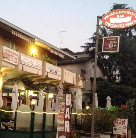 B&b Bed& Fly   Mamma Mia