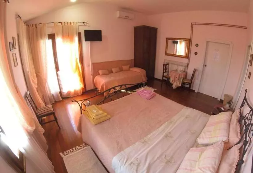 تختخواب و صبحانه Guest House Villa Di Judighes