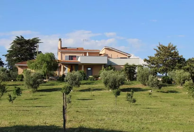 تختخواب و صبحانه Guest House Villa Di Judighes