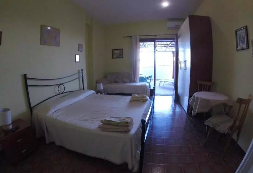 تختخواب و صبحانه Guest House Villa Di Judighes