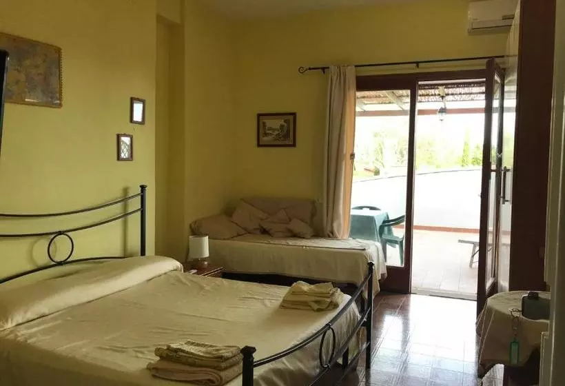 تختخواب و صبحانه Guest House Villa Di Judighes