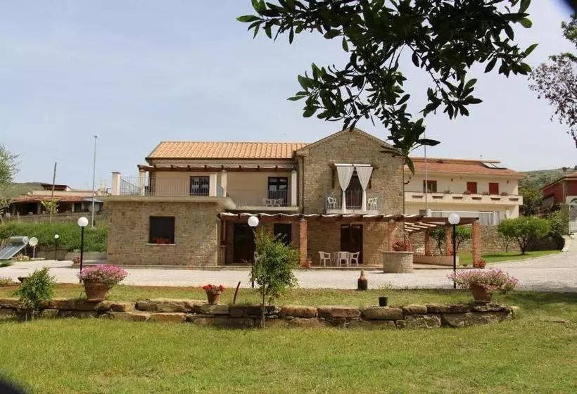 Aamiaismajoitus (B&B) Country House Il Melograno