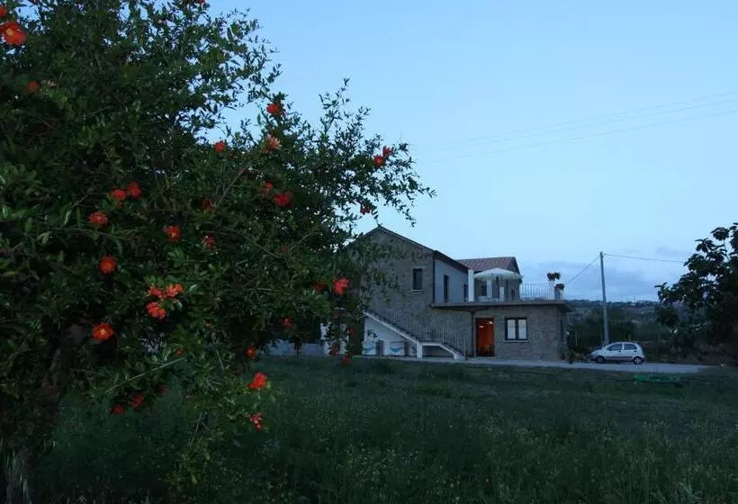 Aamiaismajoitus (B&B) Country House Il Melograno