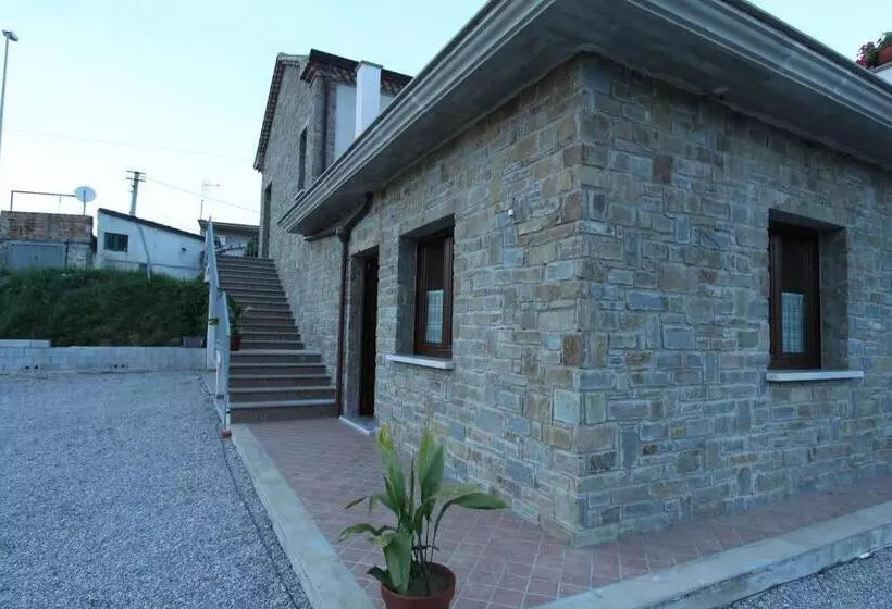 Aamiaismajoitus (B&B) Country House Il Melograno