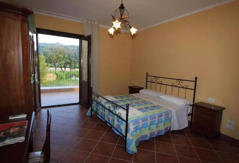 Aamiaismajoitus (B&B) Country House Il Melograno