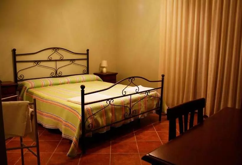 Aamiaismajoitus (B&B) Country House Il Melograno