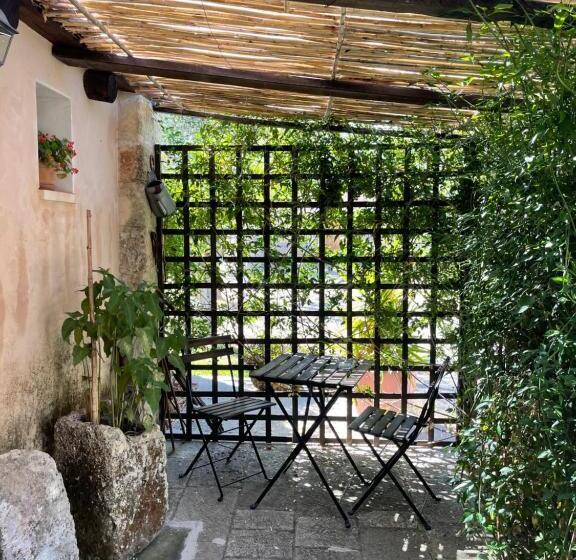 Bed and Breakfast La Petrusa