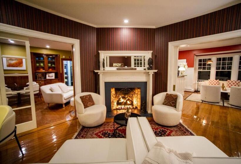 Bed and Breakfast Lindenwood Inn