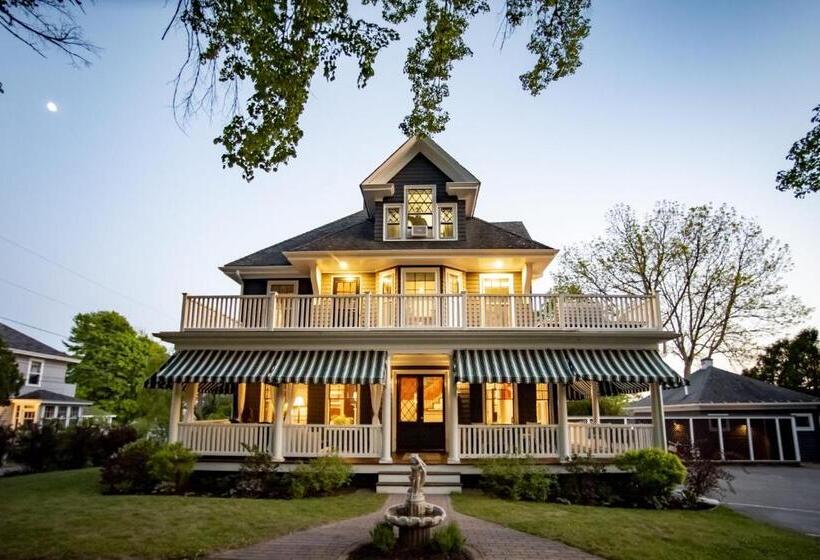 Bed and Breakfast Lindenwood Inn