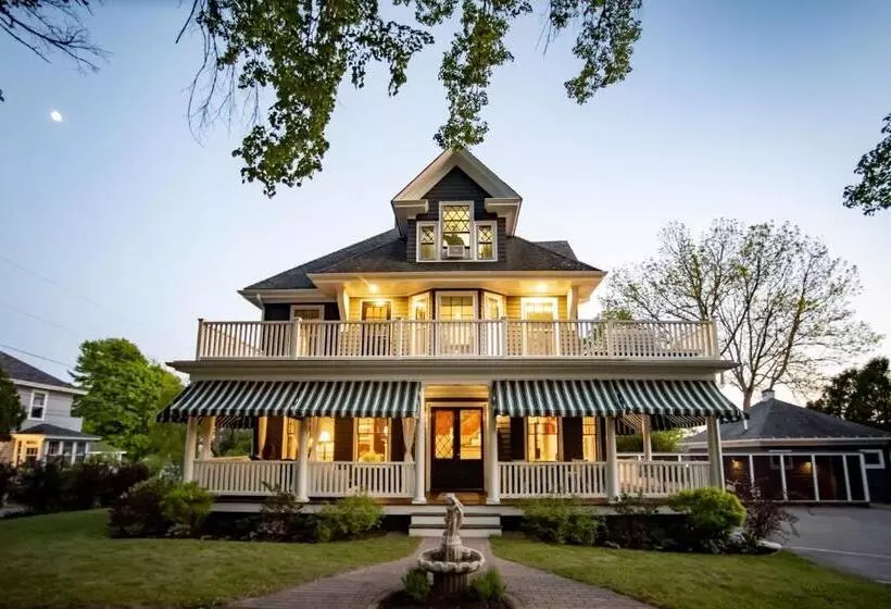 Aamiaismajoitus (B&B) Lindenwood Inn