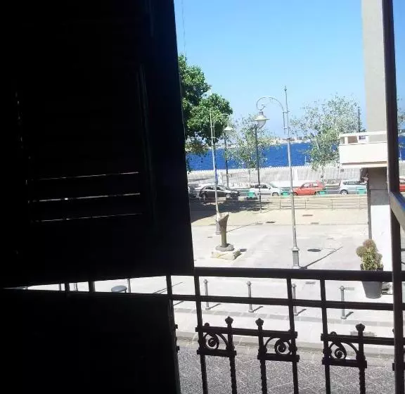 تختخواب و صبحانه Opera Relais