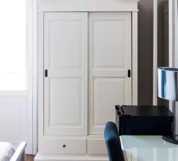 تختخواب و صبحانه Opera Relais