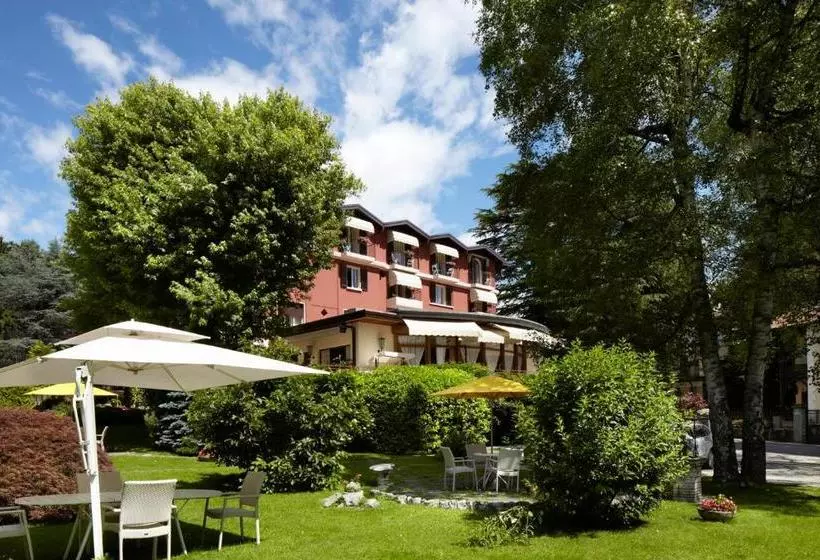 Hotelli Albergo Milano