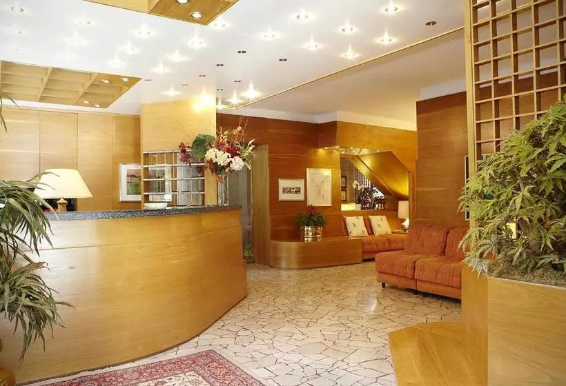Hotelli Albergo Milano
