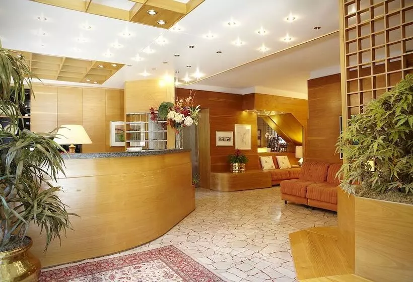 Hotelli Albergo Milano
