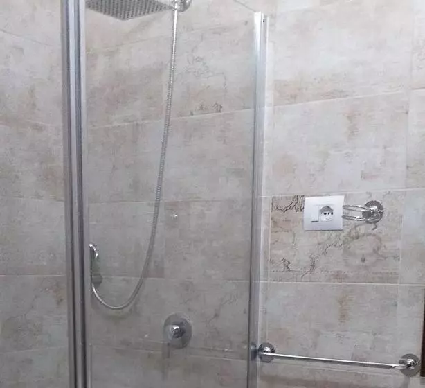تختخواب و صبحانه Il Vecchio Ginepro