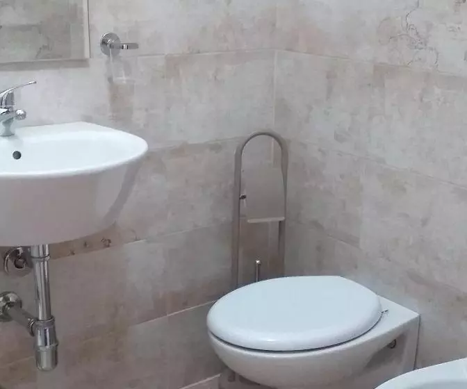 تختخواب و صبحانه Il Vecchio Ginepro