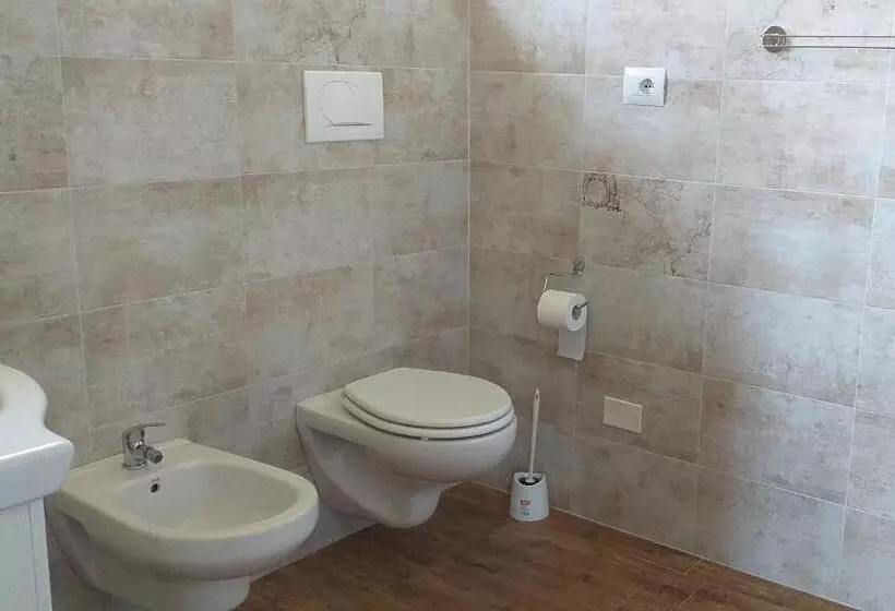 تختخواب و صبحانه Il Vecchio Ginepro