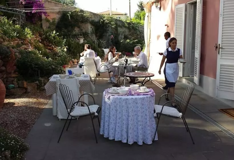 تختخواب و صبحانه Villa Cassuto Maison De Charme