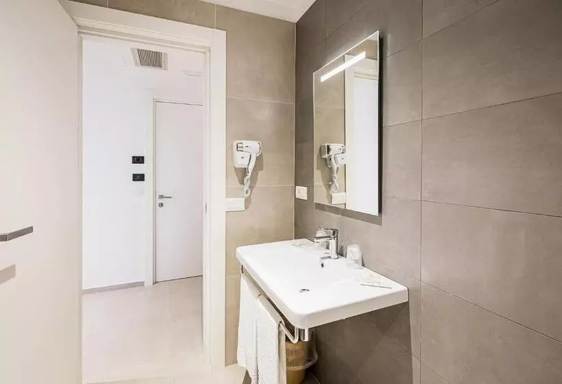 ホテル Nuova Grottella