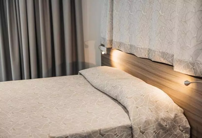 ホテル Nuova Grottella