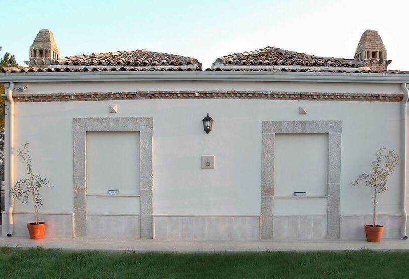 هتل The Olive Inn