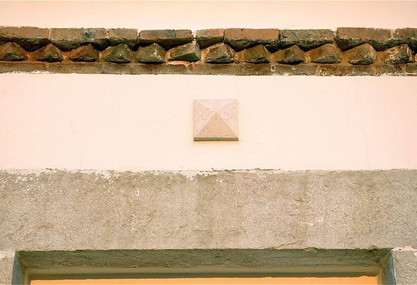 هتل The Olive Inn