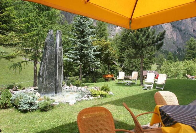 בית מלון כפרי Val