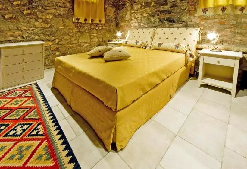 Aamiaismajoitus (B&B) Aiceltis