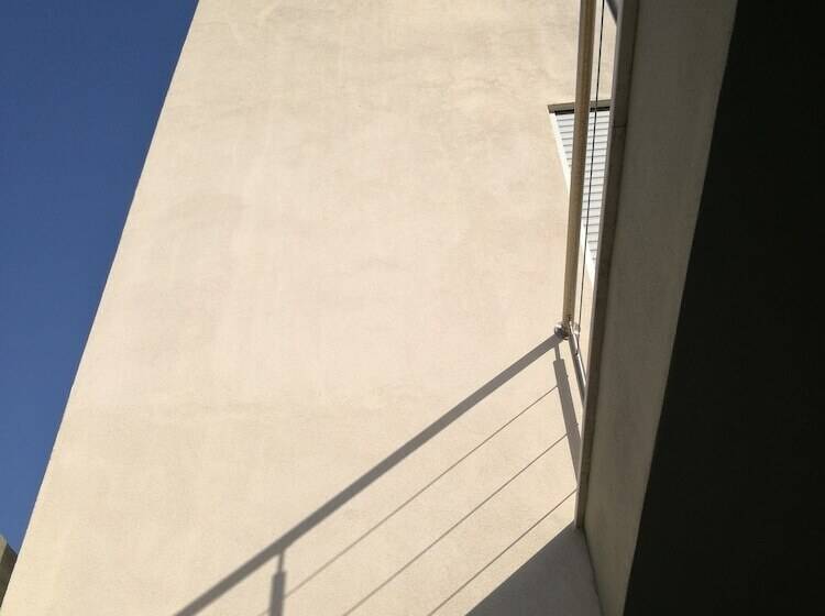 צימר Art House Quartu   Margine Rosso