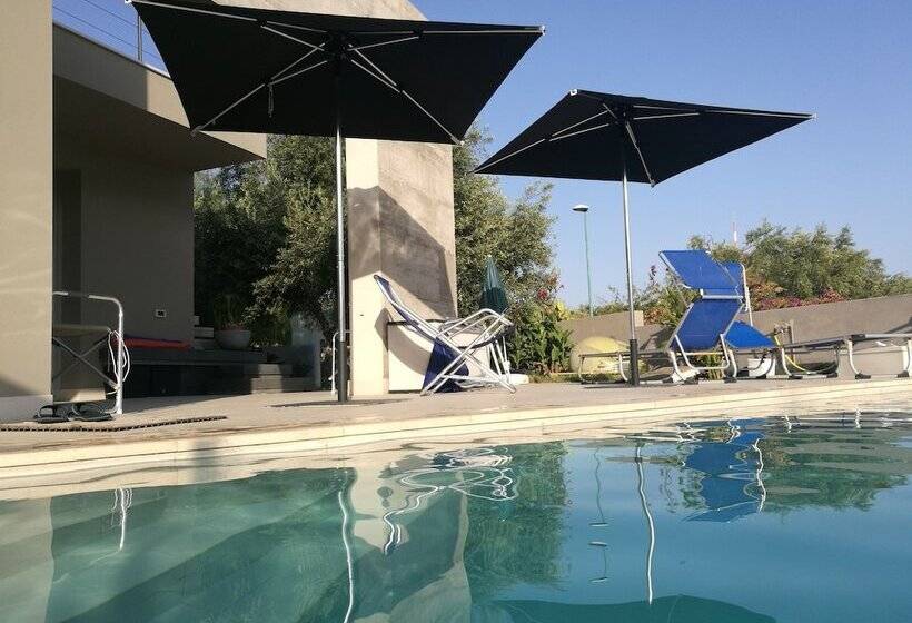 צימר Art House Quartu   Margine Rosso