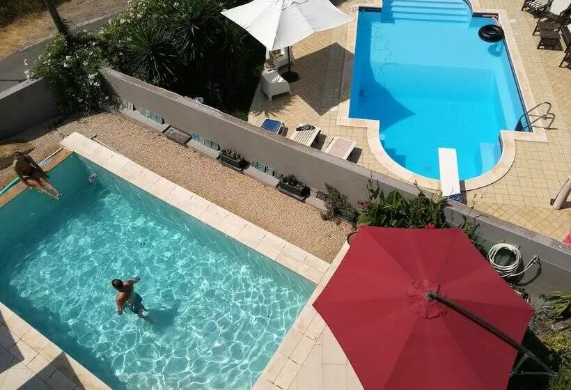 Aamiaismajoitus (B&B) Art House Quartu Margine Rosso