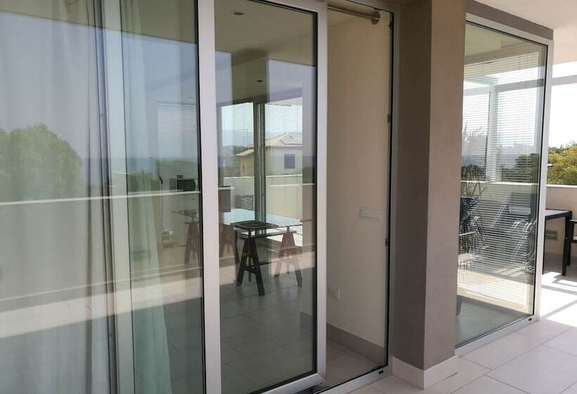 צימר Art House Quartu   Margine Rosso