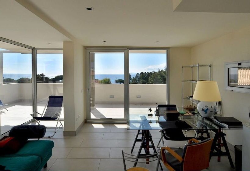 צימר Art House Quartu   Margine Rosso