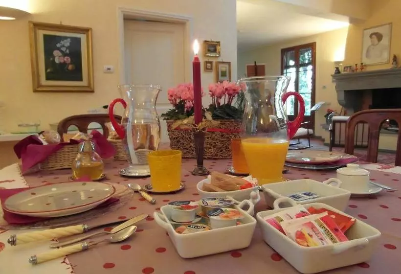 Aamiaismajoitus (B&B) I Poggiolo Di San Miniato