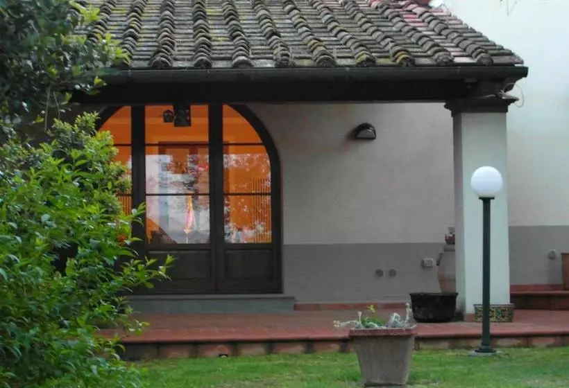 Aamiaismajoitus (B&B) I Poggiolo Di San Miniato