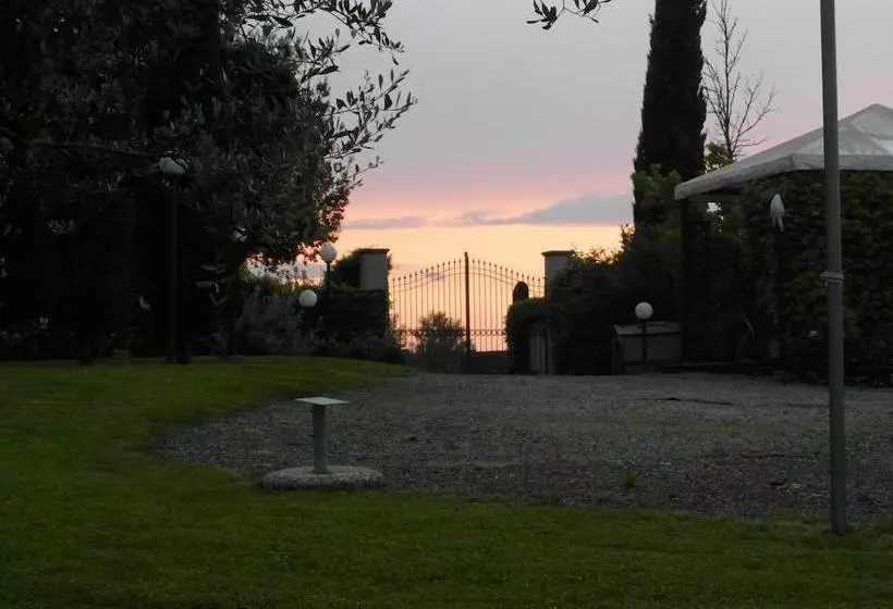 Aamiaismajoitus (B&B) I Poggiolo Di San Miniato